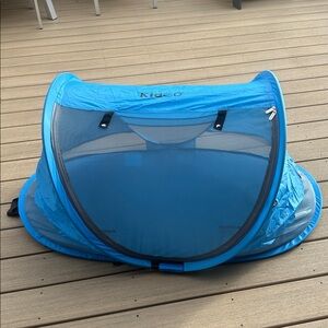 KidCo PeaPod Portable Foldable Mesh Toddler Travel Bed & Storage Bag